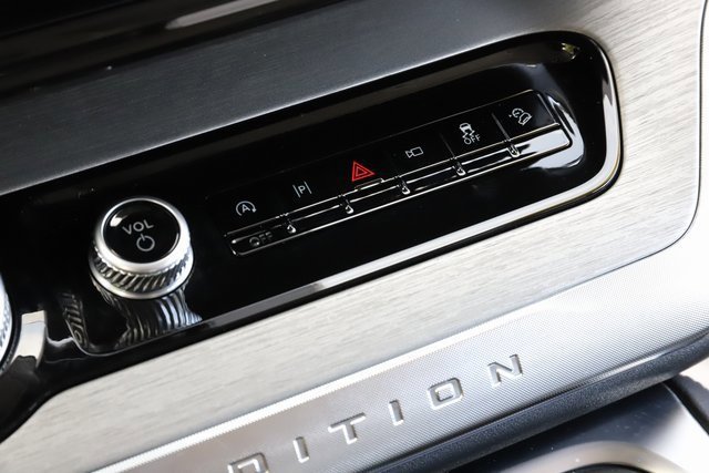 Certified 2025 Ford Expedition Platinum w/ Driver's Package image 31