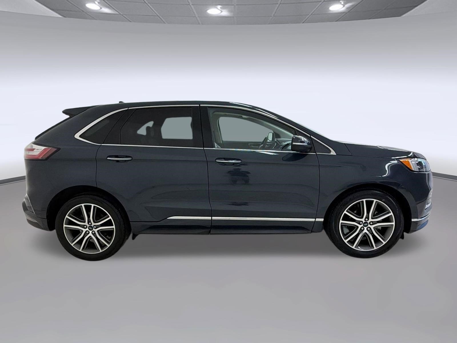 Certified 2019 Ford Edge Titanium w/ Equipment Group 301A FWD image 8