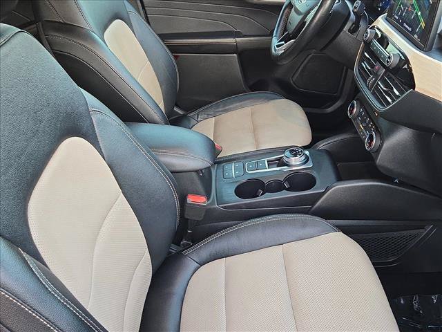 Certified 2022 Ford Escape Titanium w/ Titanium Premium Package FWD image 21