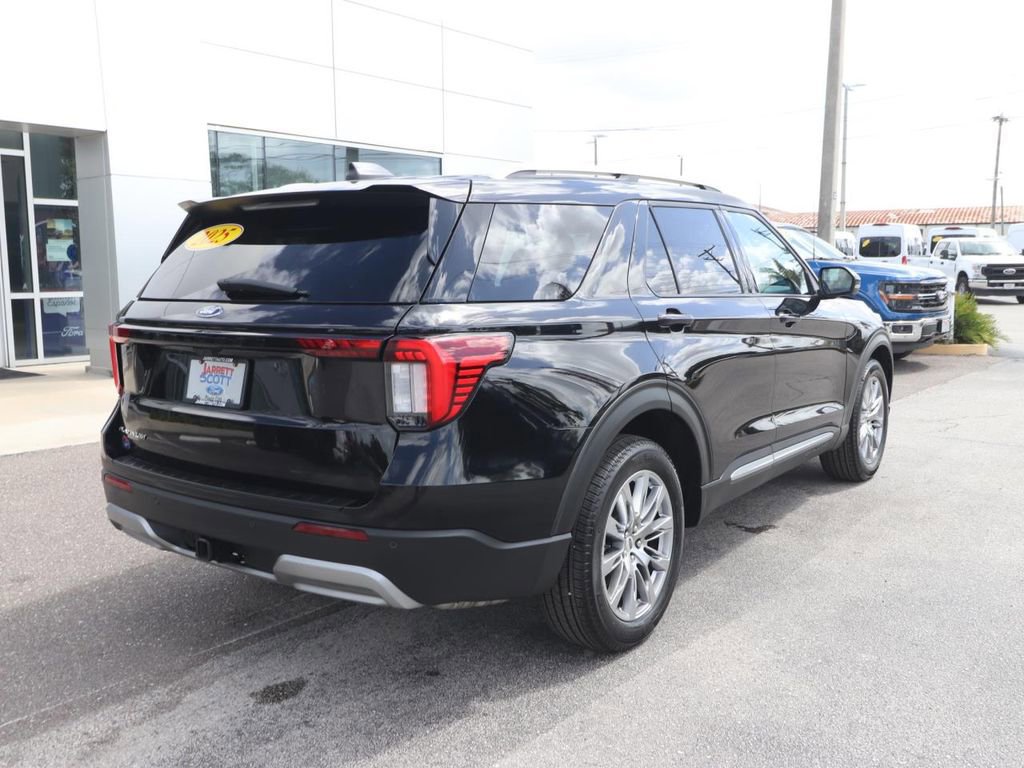 Certified 2025 Ford Explorer Platinum image 5