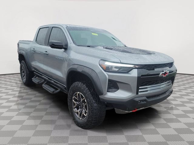 Used 2025 Chevrolet Colorado ZR2 w/ Technology Package AWD/4WD image 7