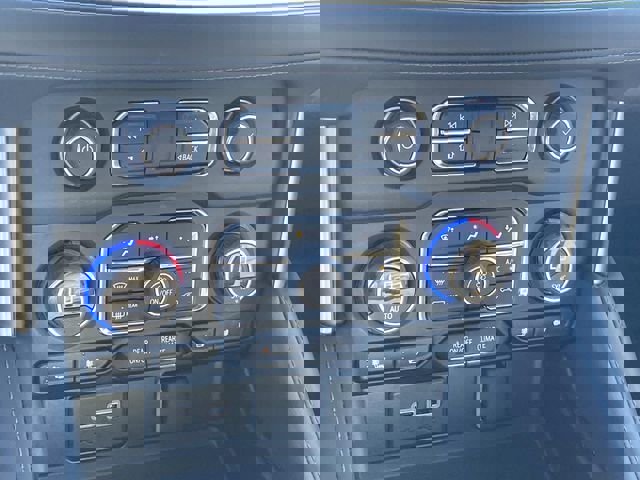 Used 2024 Chevrolet Tahoe LT image 25