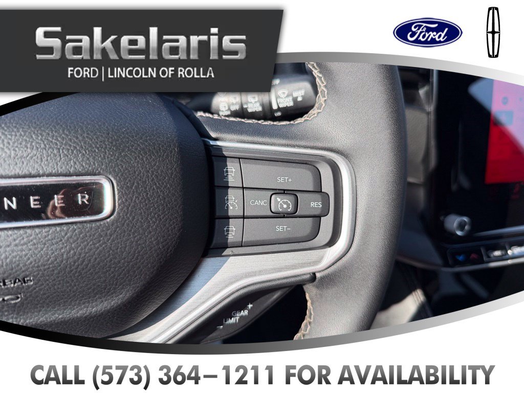 Used 2025 Jeep Wagoneer Series II w/ 8-Passenger Seating Package AWD/4WD image 16