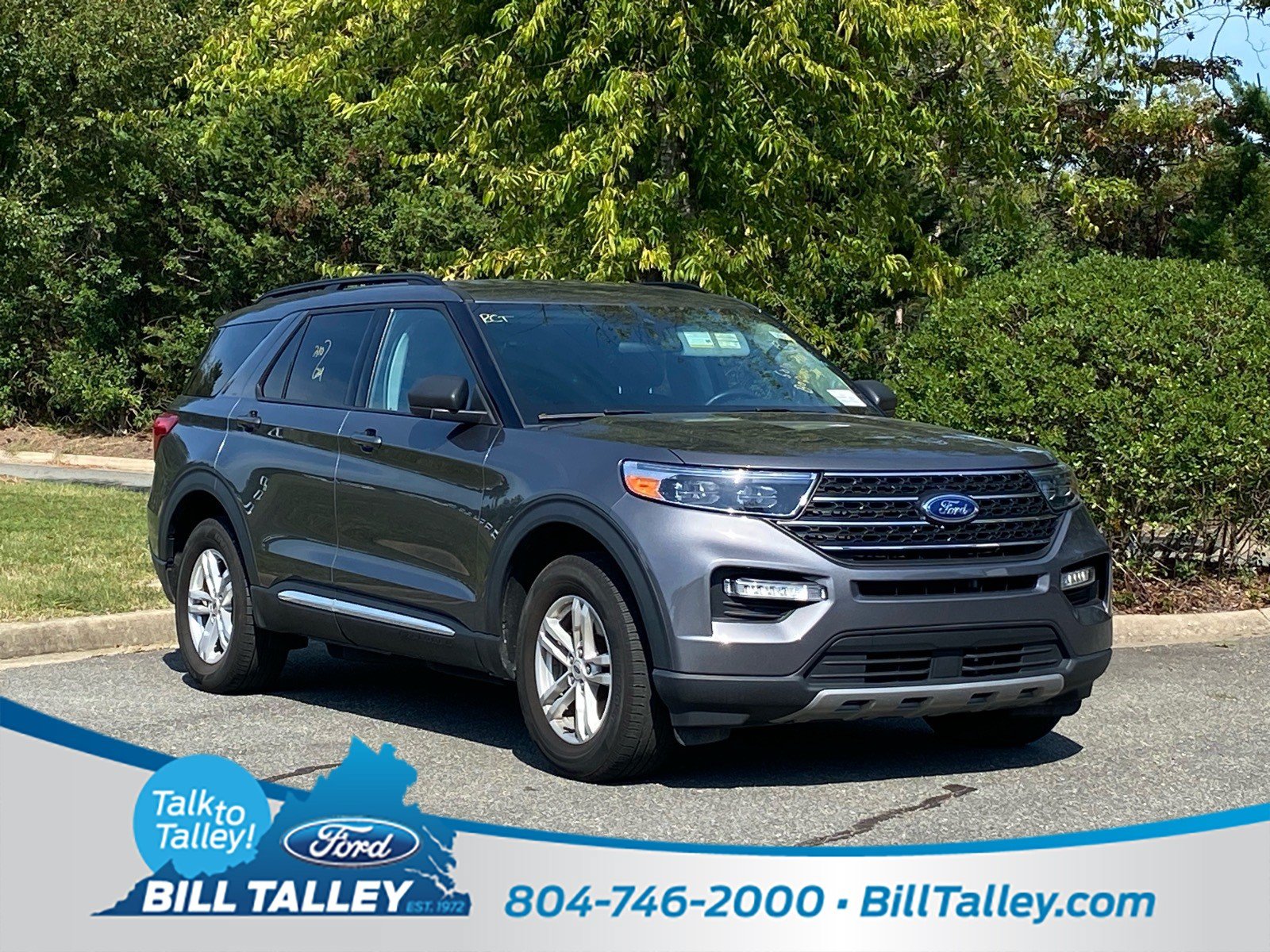Certified 2024 Ford Explorer XLT w/ Equipment Group 202A AWD/4WD image 1