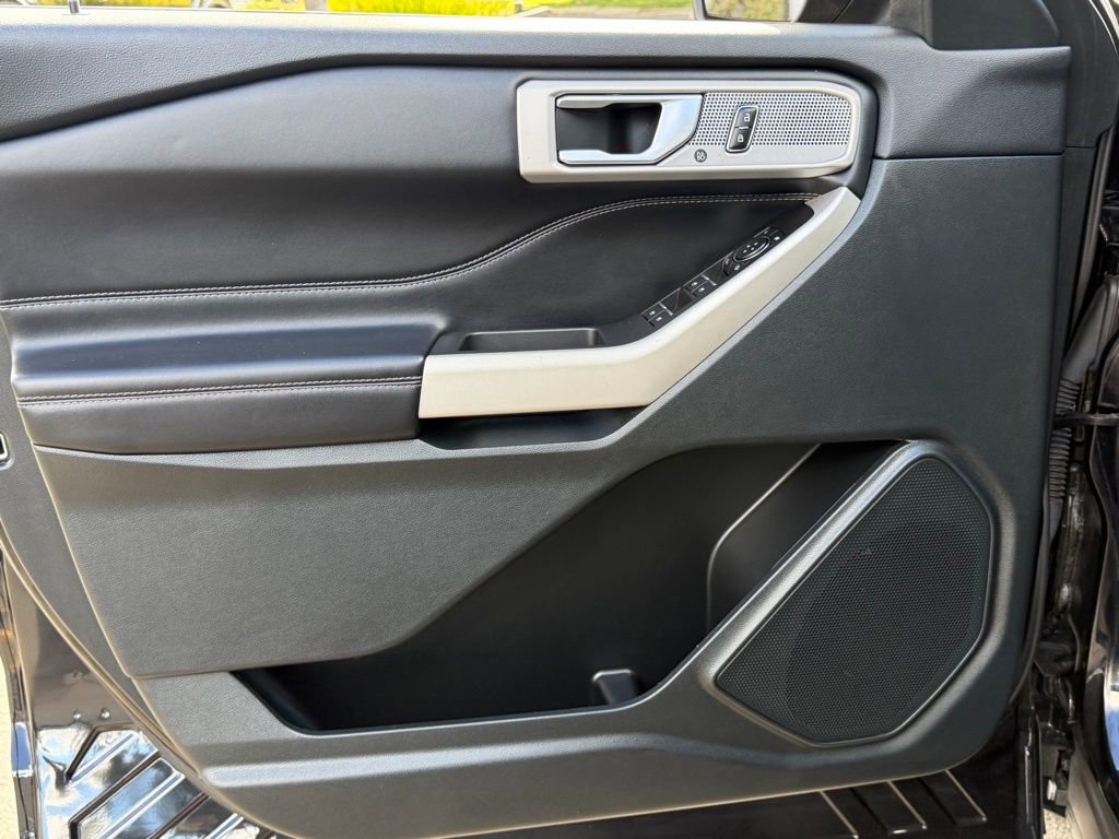 Certified 2023 Ford Explorer Limited RWD image 21