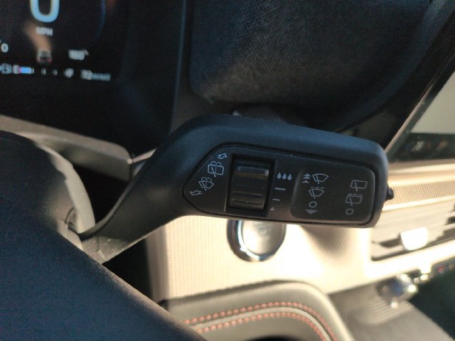 Certified 2025 Ford Explorer Active w/ Active Comfort Package AWD/4WD image 36
