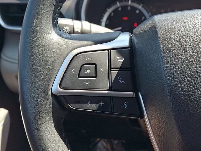 Used 2023 Toyota Highlander XLE FWD image 22