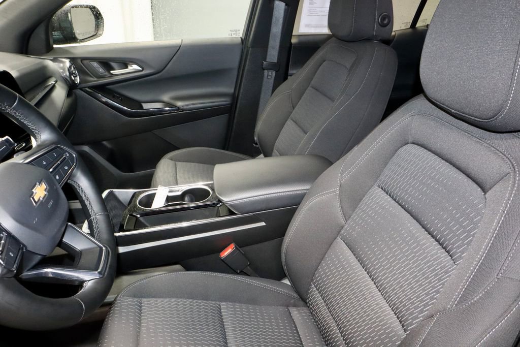 Used 2025 Chevrolet Equinox LT AWD/4WD image 23