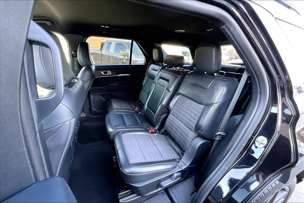 Certified 2025 Ford Explorer ST-Line w/ ST-Line Street Pack AWD/4WD image 24