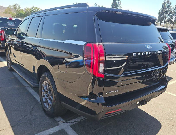 Certified 2025 Ford Expedition Max Active AWD/4WD image 3