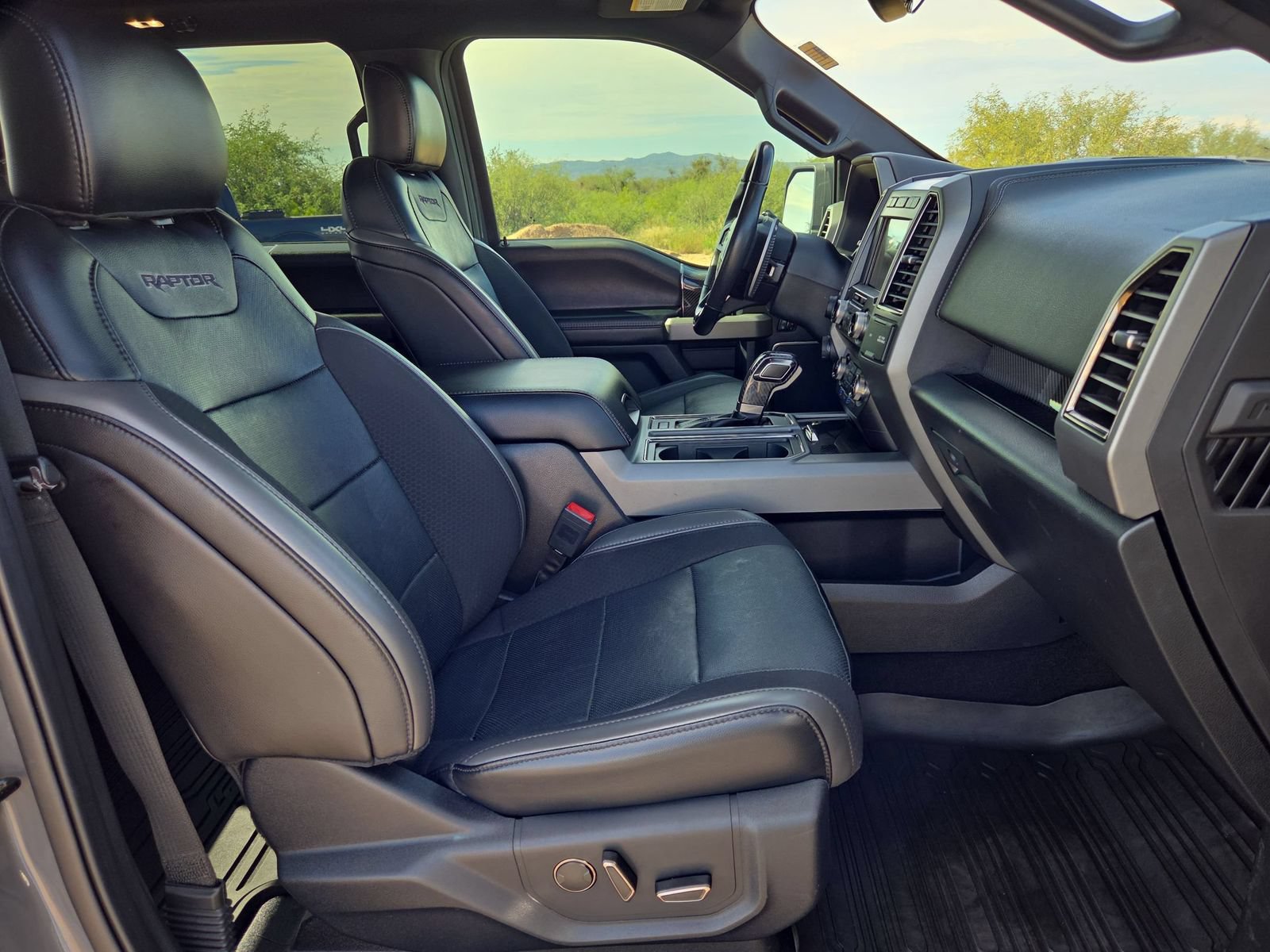 Certified 2020 Ford F150 Raptor w/ Equipment Group 802A Luxury AWD/4WD image 28