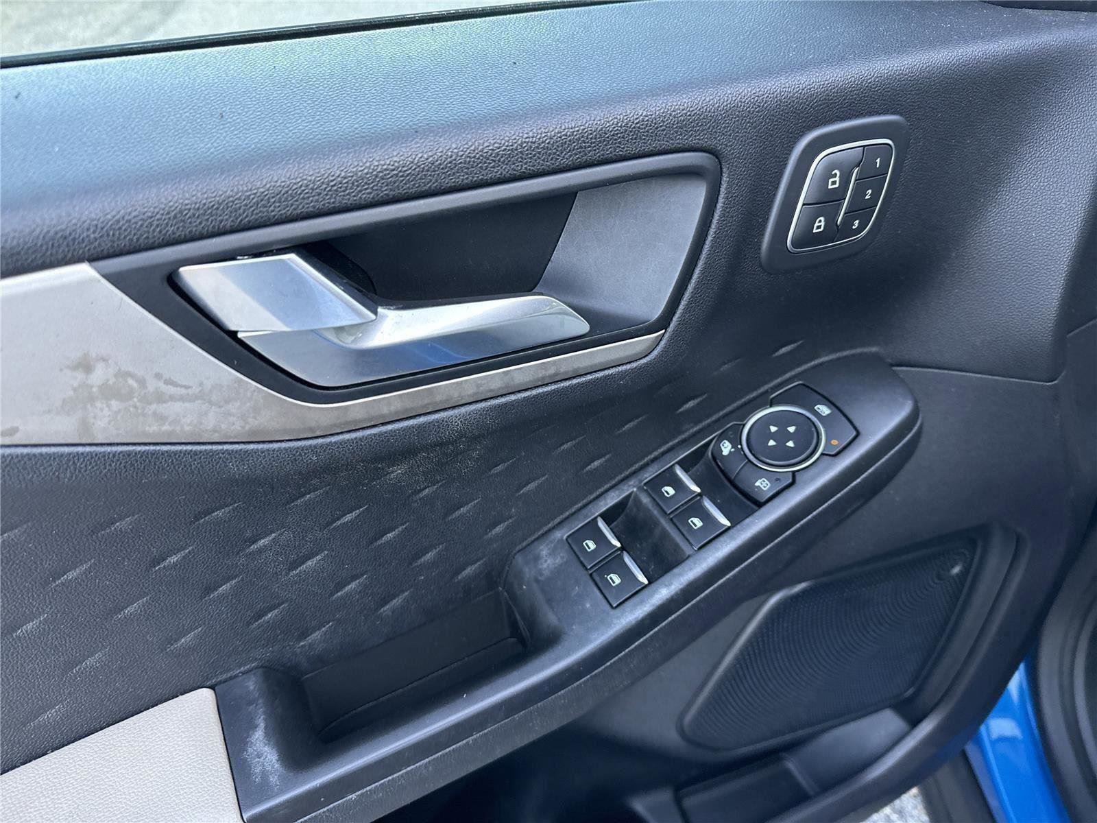 Certified 2020 Ford Escape SEL image 22