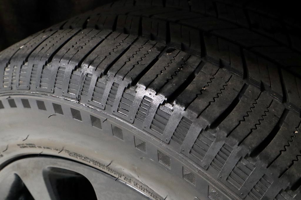 Used 2020 Jeep Grand Cherokee Altitude image 21