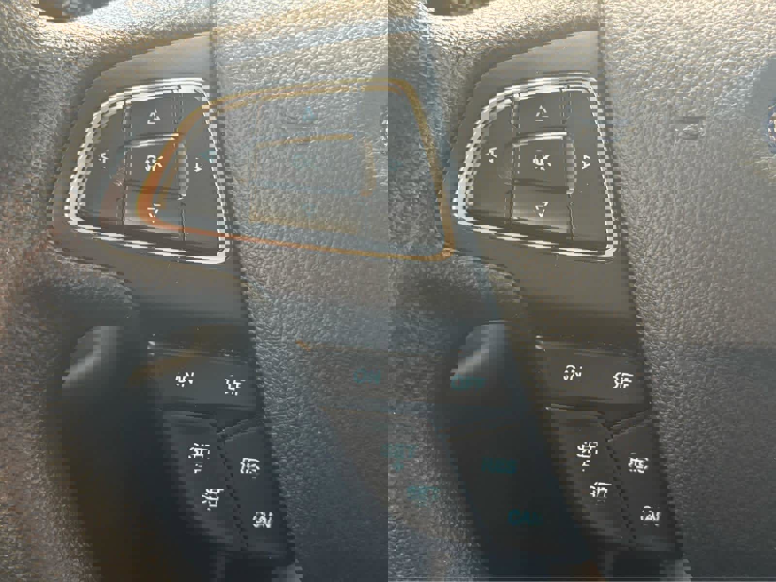 Certified 2018 Ford Escape SE w/ SE Sync 3 Package image 15