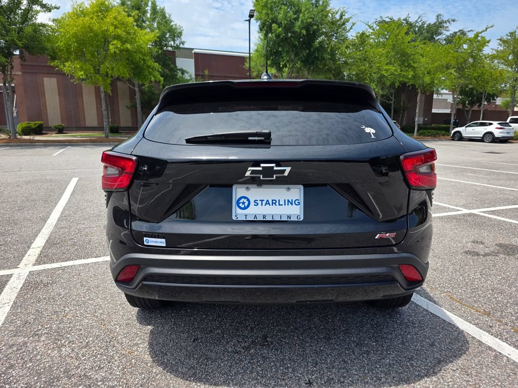 Used 2024 Chevrolet Trax RS FWD image 8
