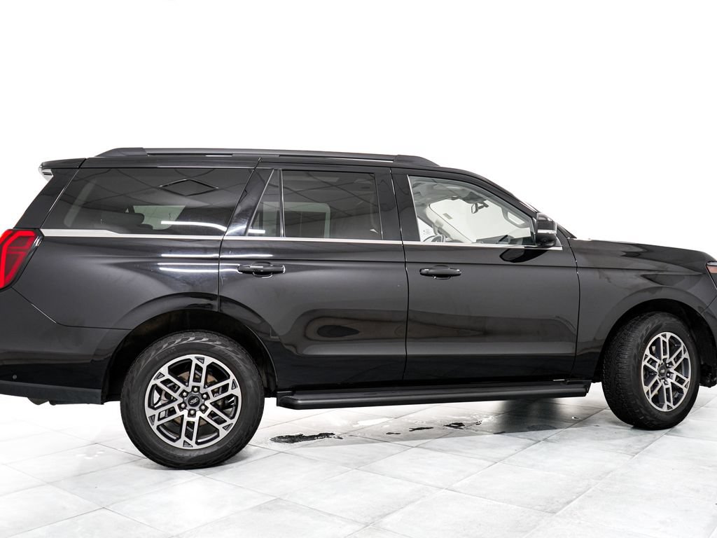 Certified 2025 Ford Expedition Active AWD/4WD image 7