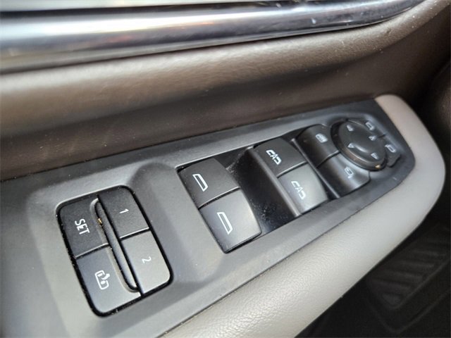 Used 2022 GMC Yukon SLT w/ SLT Luxury Package image 32