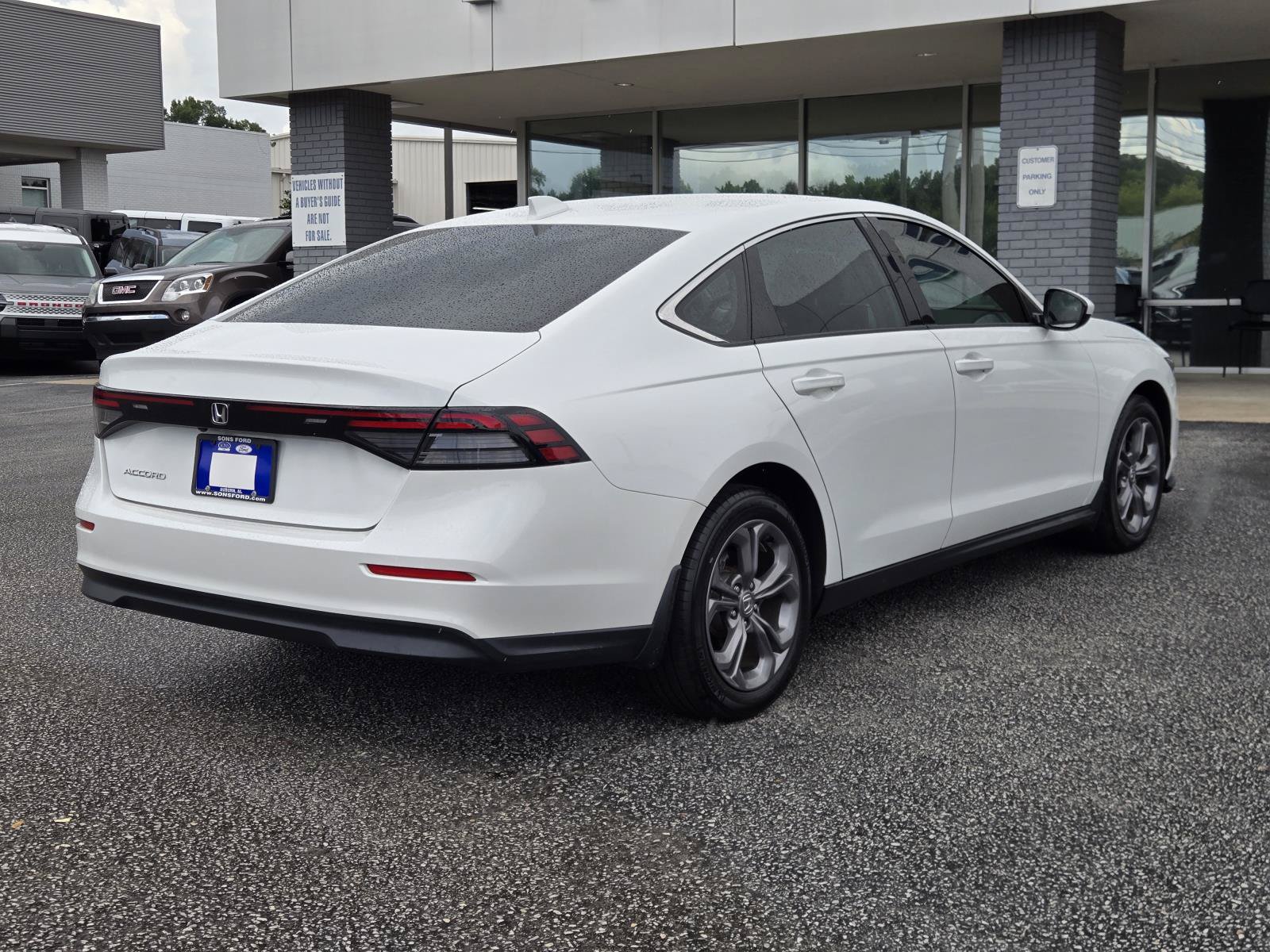 Used 2024 Honda Accord EX image 8