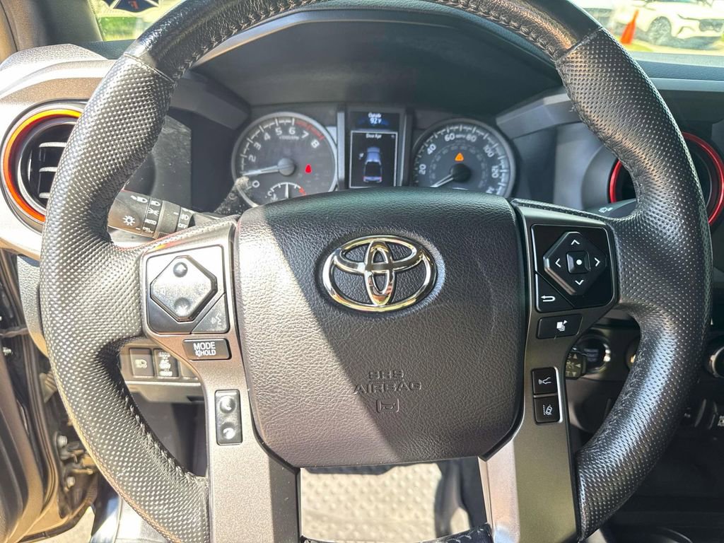 Used 2021 Toyota Tacoma TRD Off-Road w/ Technology Package AWD/4WD image 23
