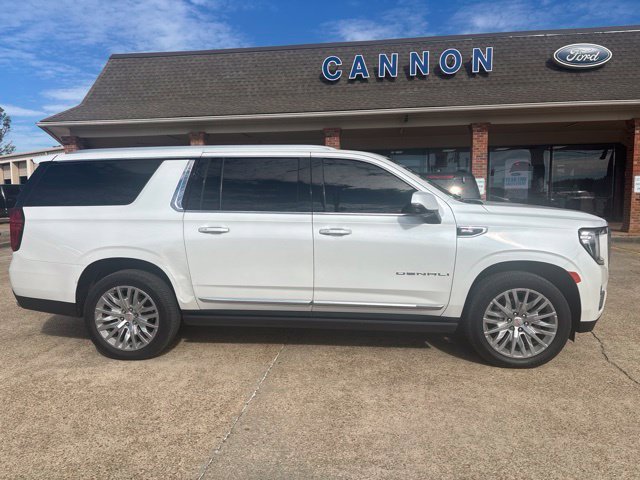 Used 2023 GMC Yukon XL Denali AWD/4WD image 7