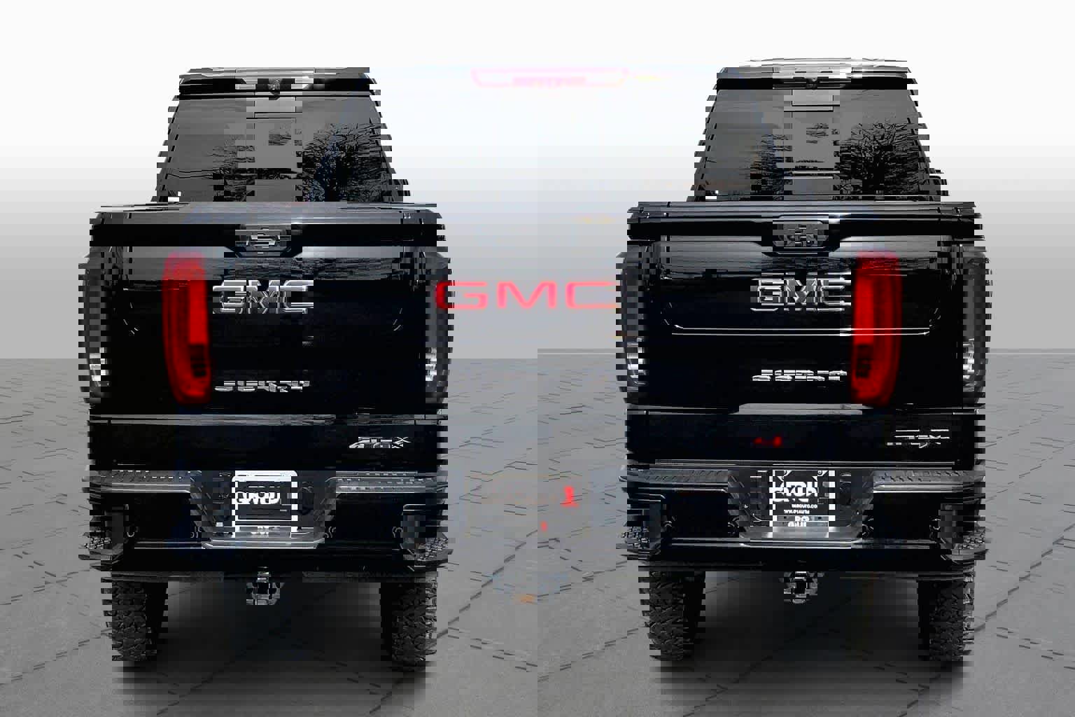 Used 2023 GMC Sierra 1500 AT4X image 3