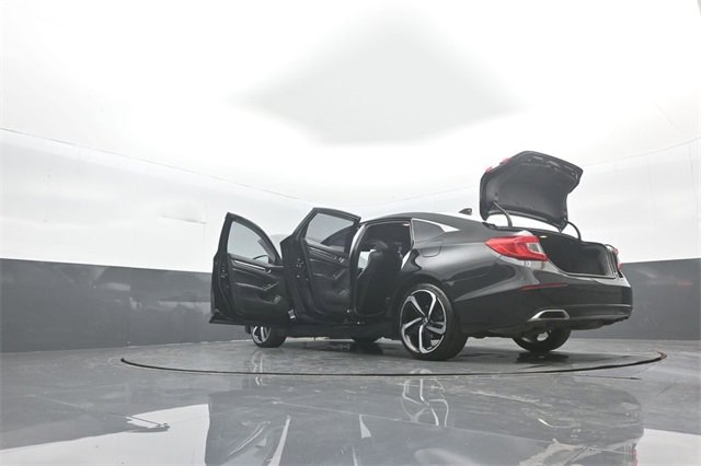 Used 2018 Honda Accord Sport image 40