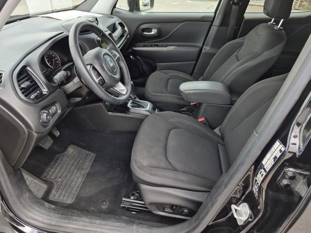 Used 2023 Jeep Renegade Altitude w/ Convenience Group I AWD/4WD image 12