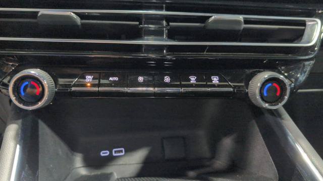 Used 2024 Chevrolet Traverse Z71 w/ LPO, Floor Liner Package AWD/4WD image 25