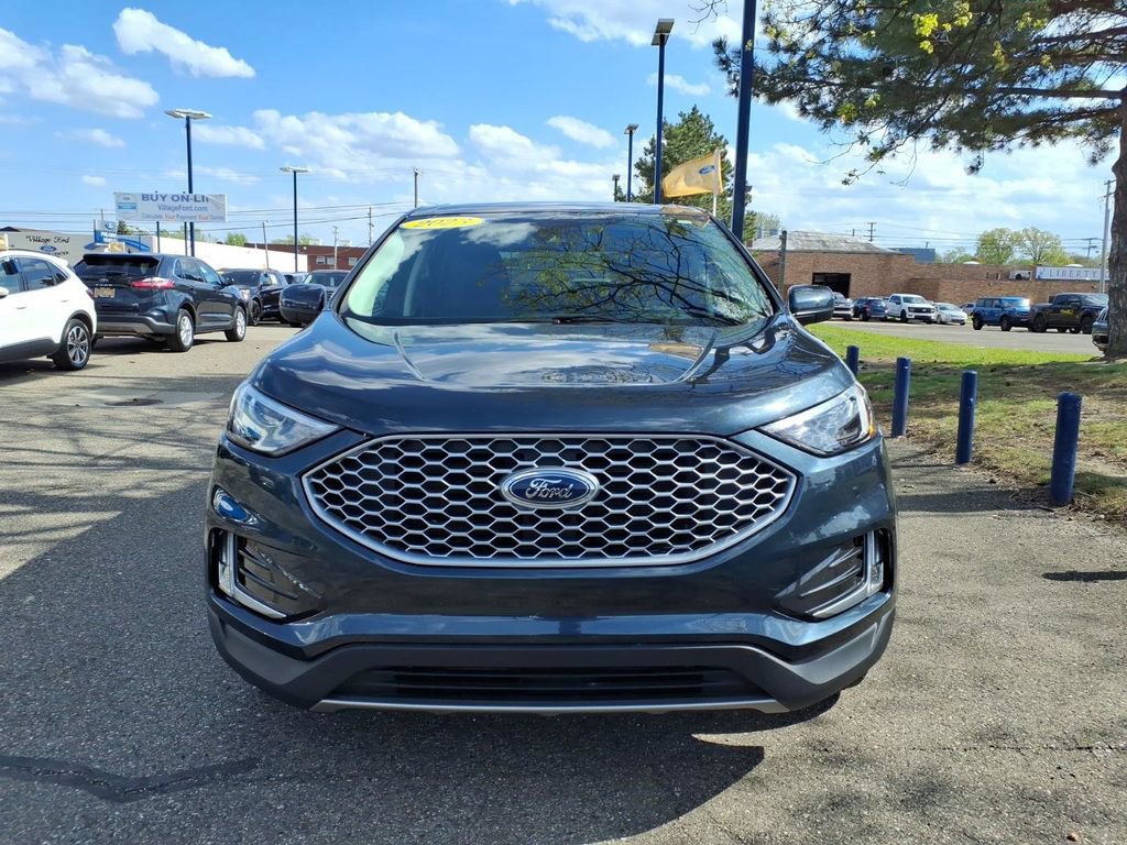 Certified 2023 Ford Edge SEL w/ Convenience Package AWD/4WD image 3