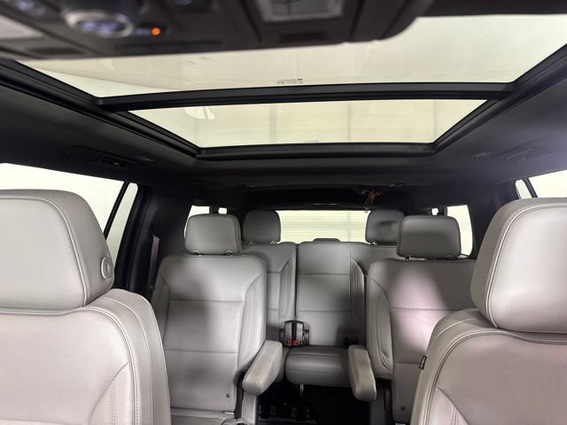 Used 2021 GMC Yukon XL SLT w/ SLT Luxury Plus Package AWD/4WD image 11