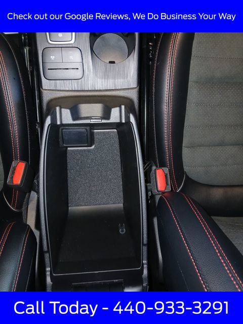 Certified 2022 Ford Escape SEL w/ SEL Stealth AWD Package image 30