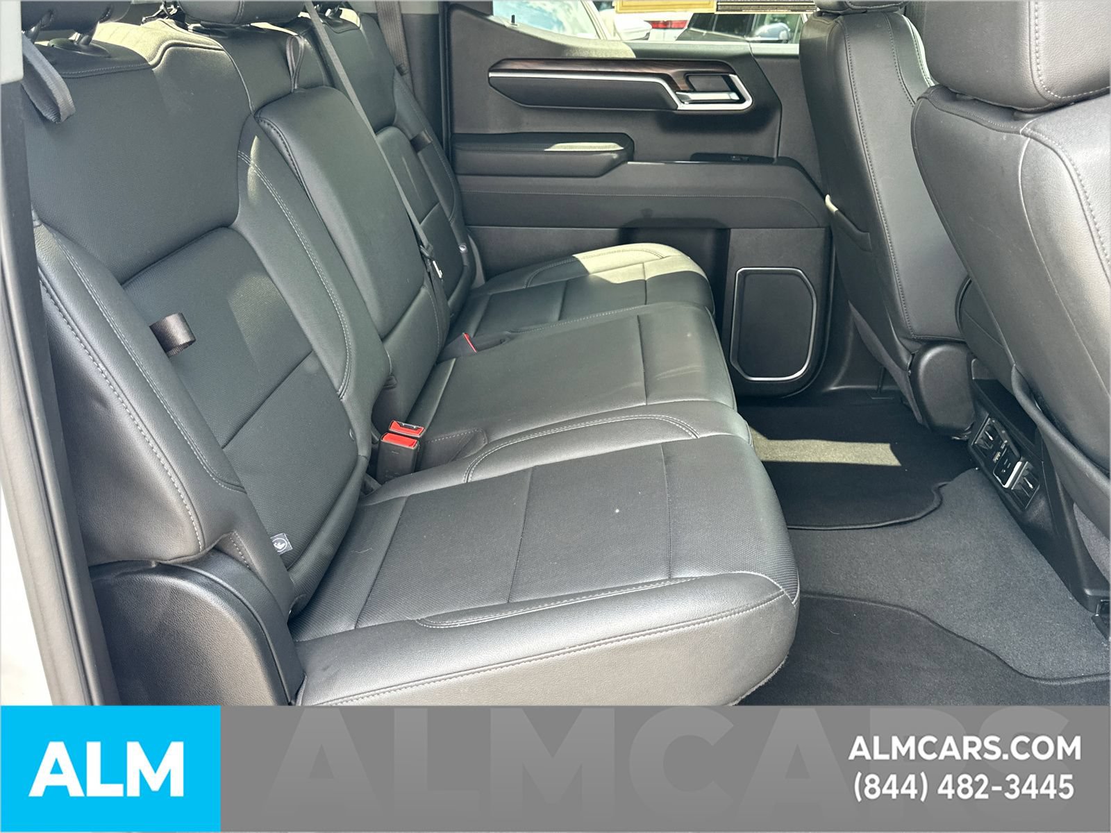 Used 2025 GMC Sierra 1500 SLT RWD image 17