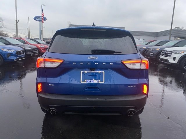 Certified 2022 Ford Escape SE w/ SE Sport Appearance Package image 4