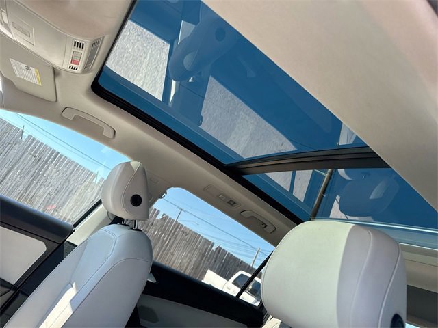 Used 2018 Volkswagen Tiguan SE w/ Panoramic Sunroof Package image 21
