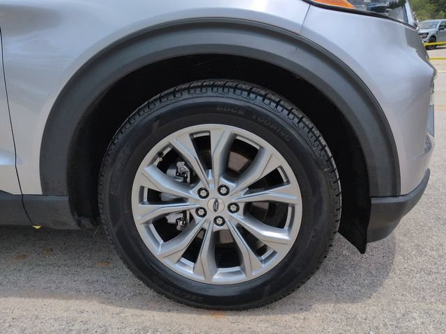 Certified 2022 Ford Explorer Limited w/ Equipment Group 301A RWD image 12