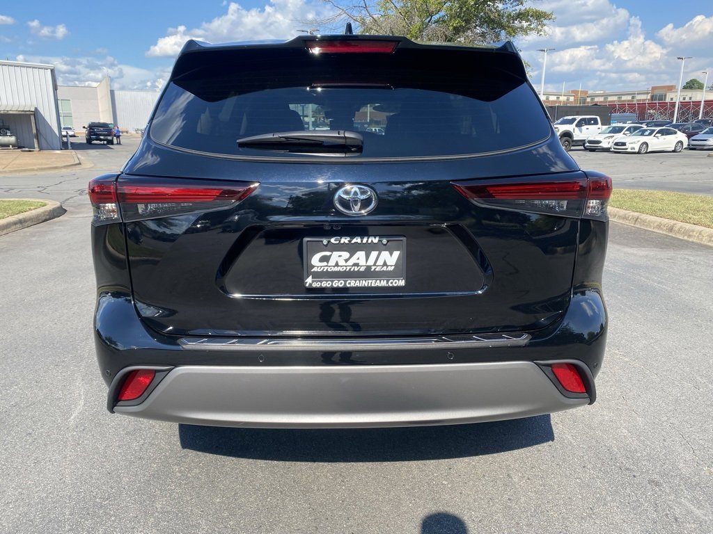 Used 2024 Toyota Highlander Platinum image 6