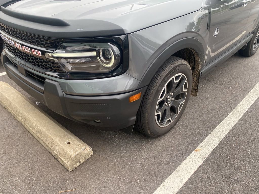 Certified 2025 Ford Bronco Sport Outer Banks w/ Outer Banks Tech Package+ AWD/4WD image 2