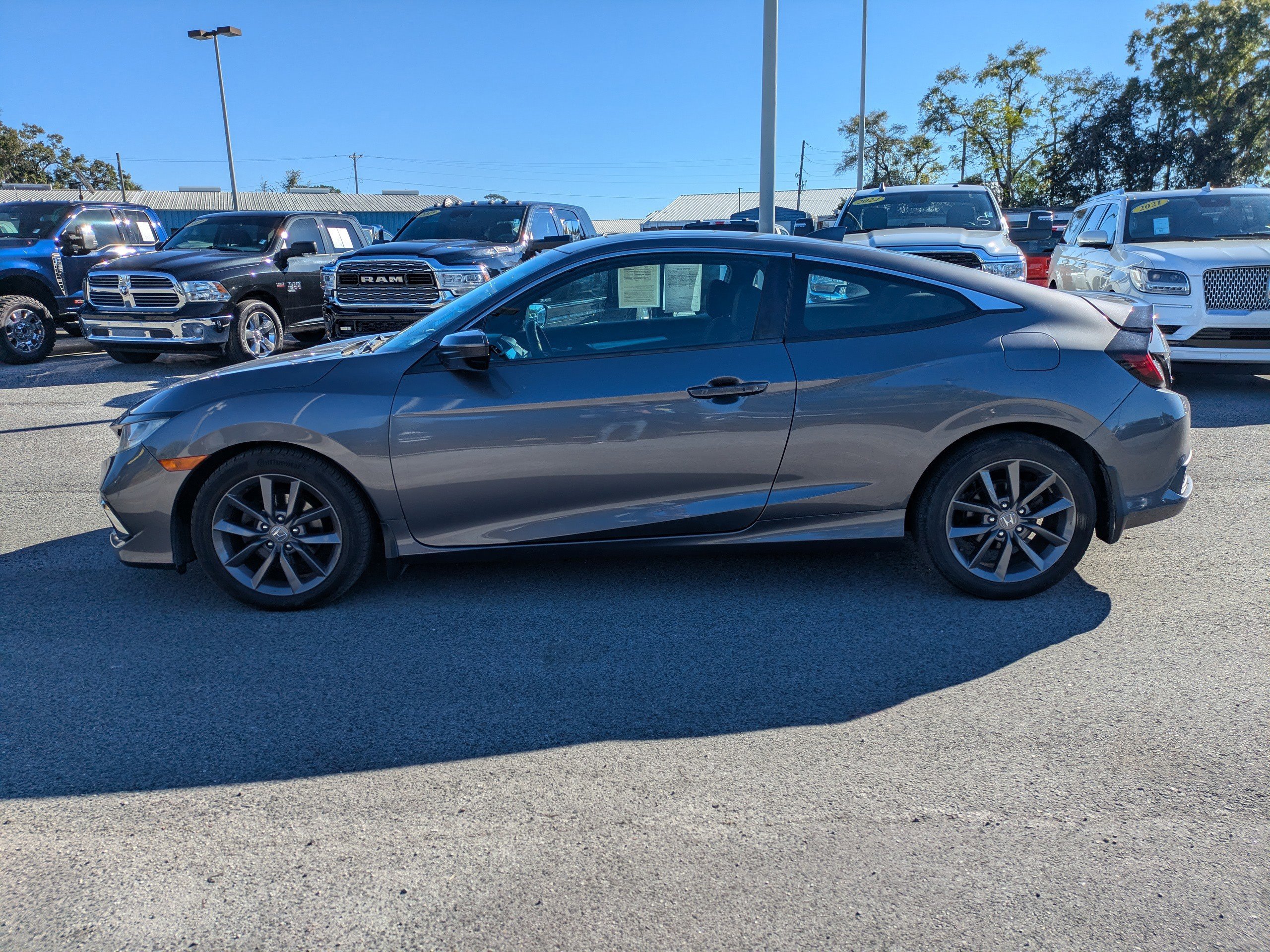 Used 2019 Honda Civic EX image 2