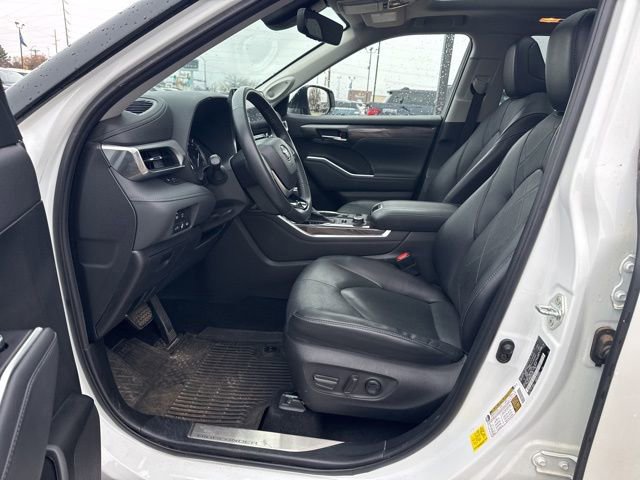 Used 2022 Toyota Highlander Platinum image 9