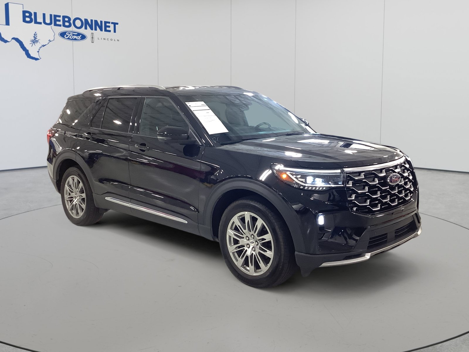 Certified 2026 Ford Explorer Platinum AWD/4WD image 2