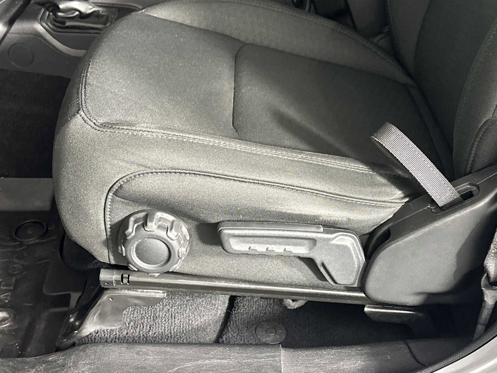 Used 2020 Jeep Gladiator Sport w/ Quick Order Package 24S image 9