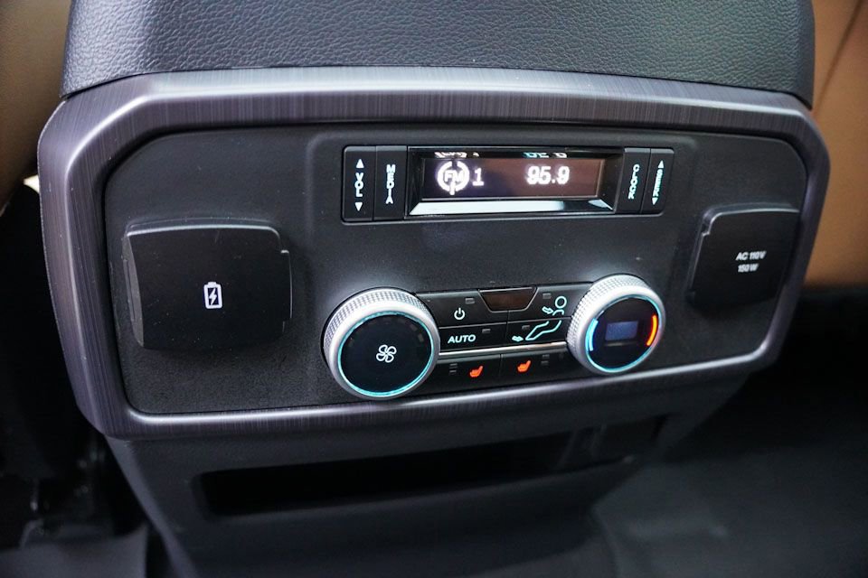 Certified 2024 Ford Expedition Platinum image 22