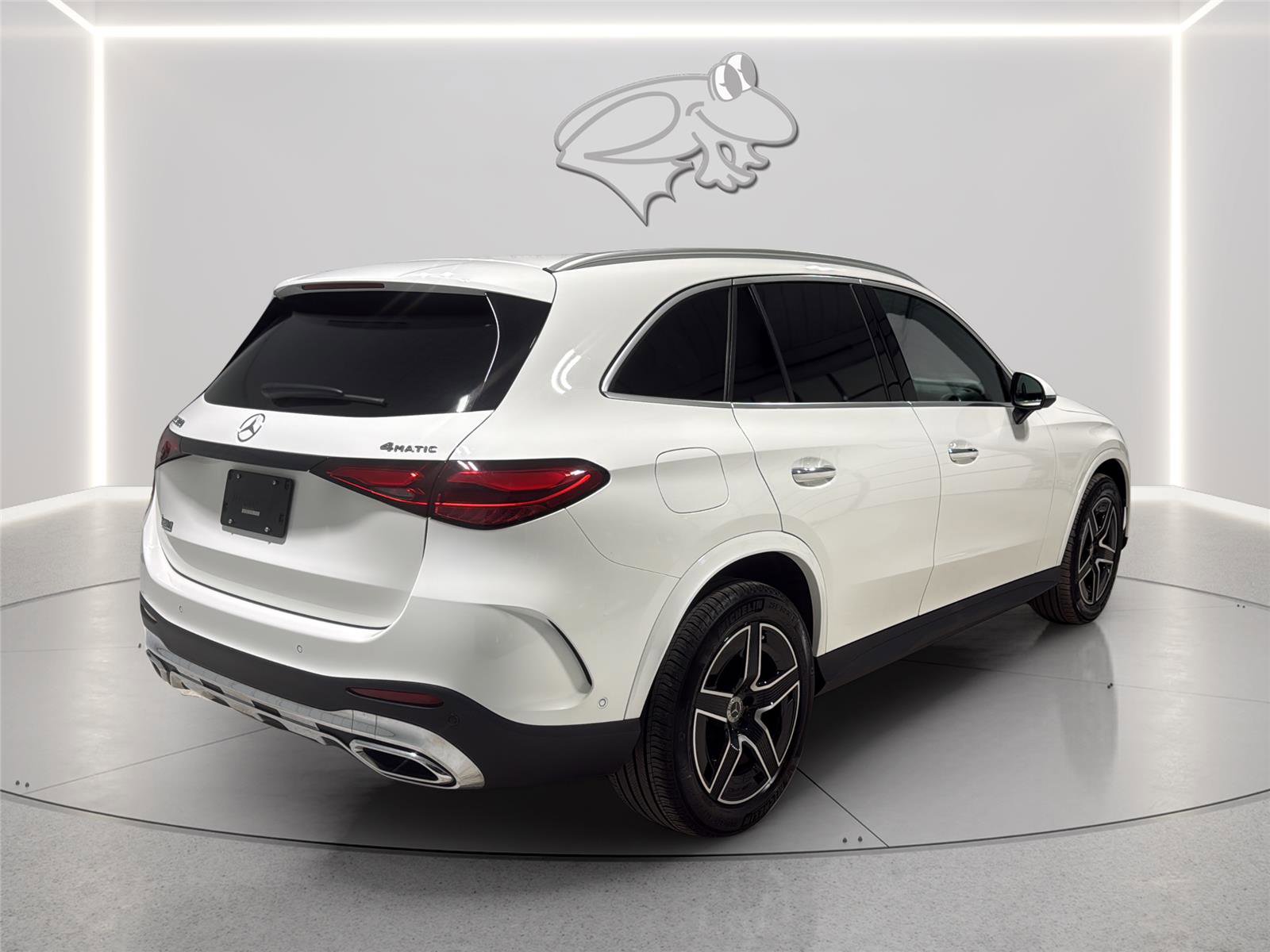 Used 2025 Mercedes-Benz GLC 300 4MATIC image 6