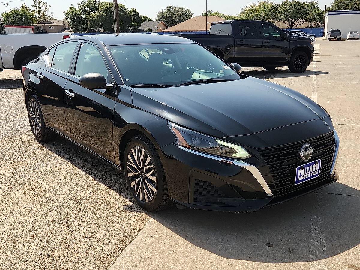 Used 2025 Nissan Altima 2.5 SV FWD image 5
