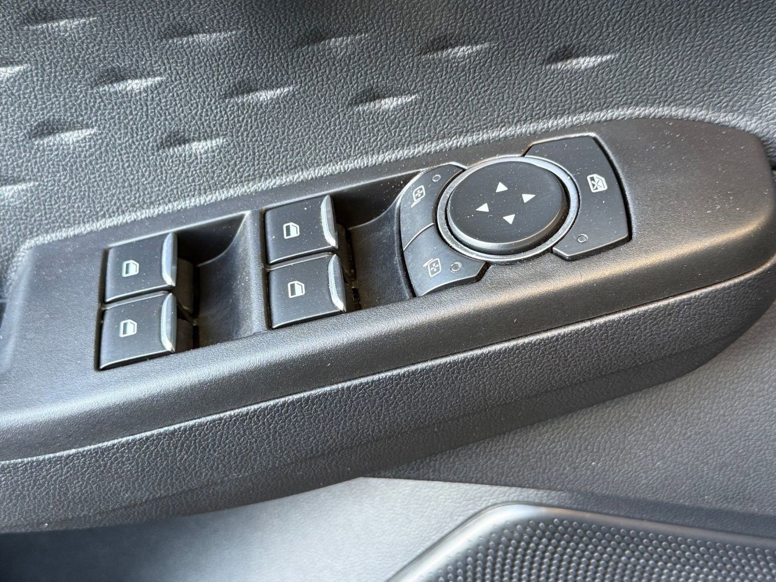 Certified 2020 Ford Escape SE image 12