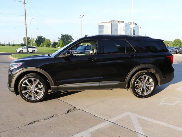 Certified 2025 Ford Explorer Platinum w/ Ultimate Package AWD/4WD image 3