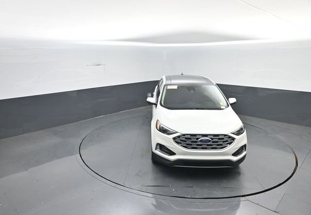 Certified 2024 Ford Edge Titanium AWD/4WD image 17