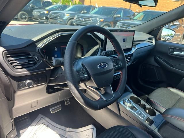 Certified 2024 Ford Escape ST-Line w/ Tech Pack #1 AWD/4WD image 6