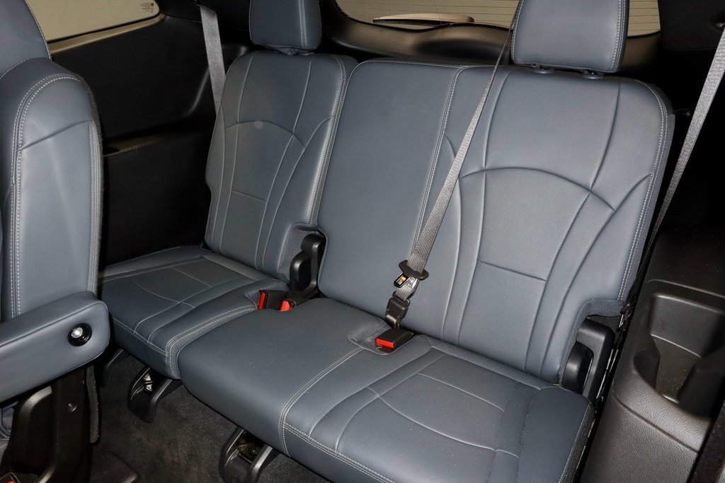 Used 2024 Buick Enclave Premium image 25