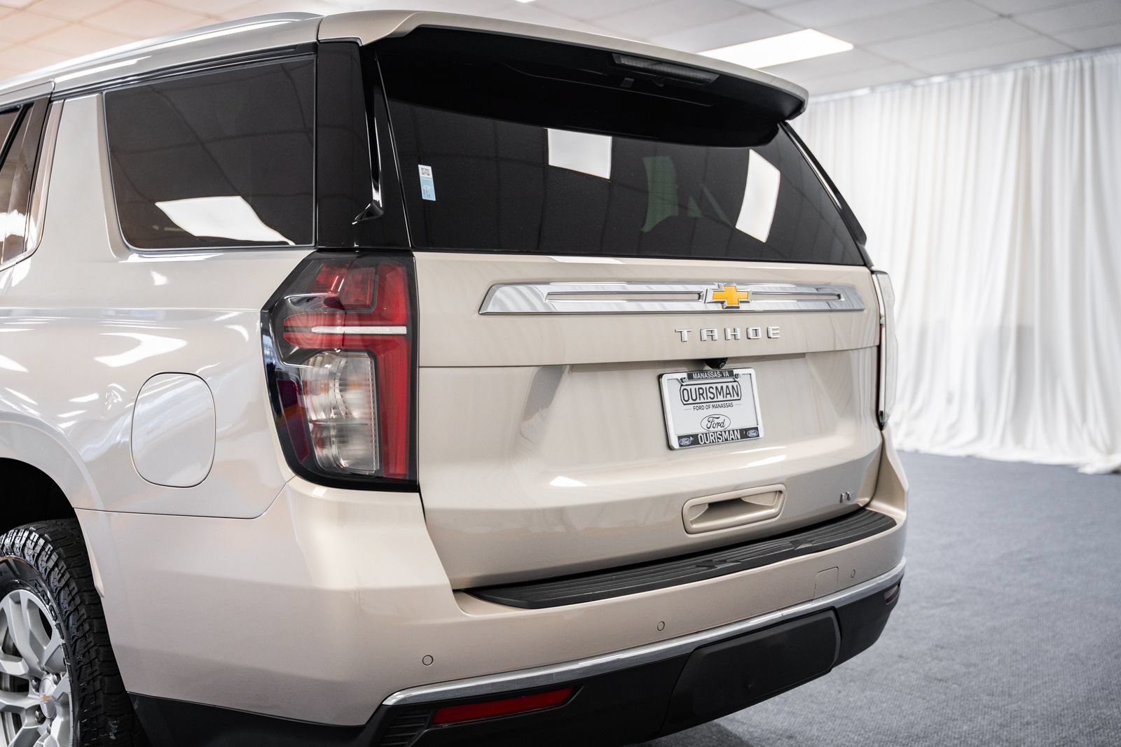 Used 2024 Chevrolet Tahoe LT w/ Luxury Package AWD/4WD image 6